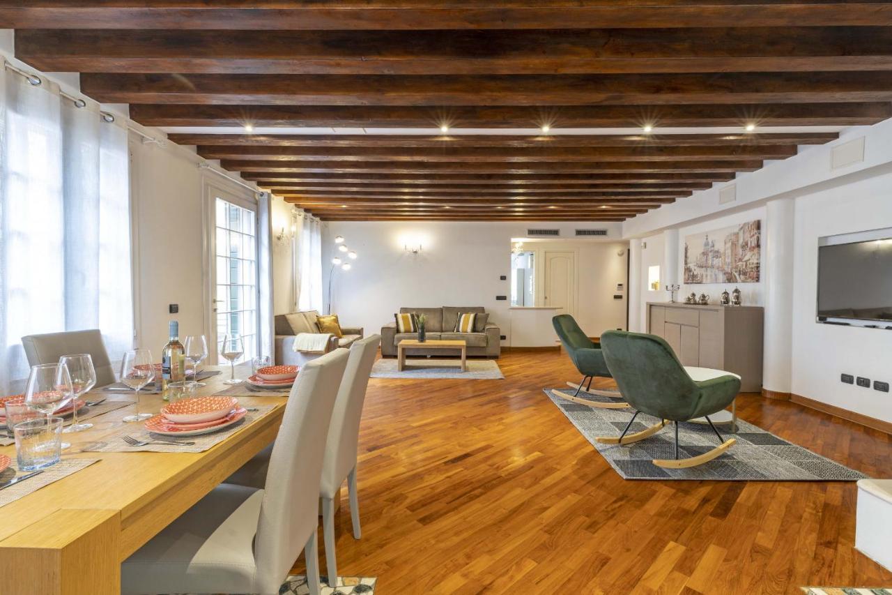 Apartment Tolentini Canal View & Terrace By Wonderful Italy Venedig